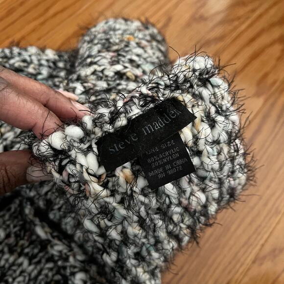 Steve Madden Infinity Scarf Women OS White Black Pink Eyelash Knit Cozy Soft - Picture 2 of 5